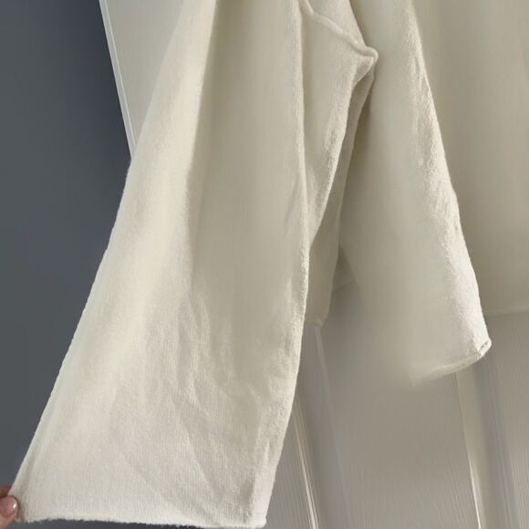 She + Sky White wide Sleeve Soft Sweater Size Medium - Picture 8 of 8